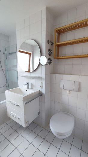 Appartamento di 2,5 locali in zona residenziale tranquilla, vendita privata senza provvigione – Badezimmer