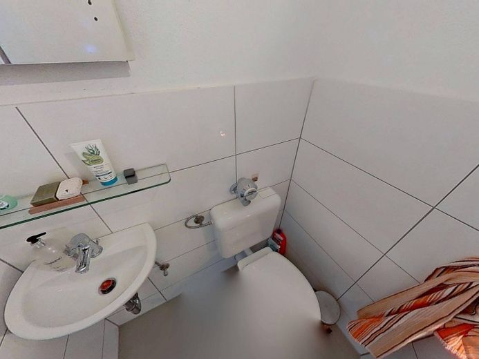 SADECE KIZLAR: Öğrenci ve stajyerler için aydınlık paylaşımlı ev odası – Gäste-WC