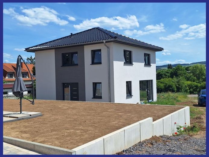 - PROVISIONSFREI - Bezugsfertiges Einfamilienhaus inklusive Außenanlagen – Foto 1