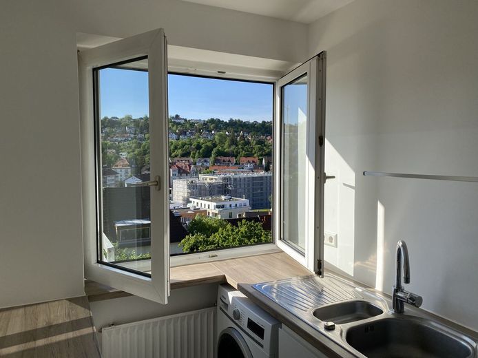 Sonnige 3 Zimmer-Wohnung in Halbhöhenlage mit Weitblick auf Stuttgart – Küche