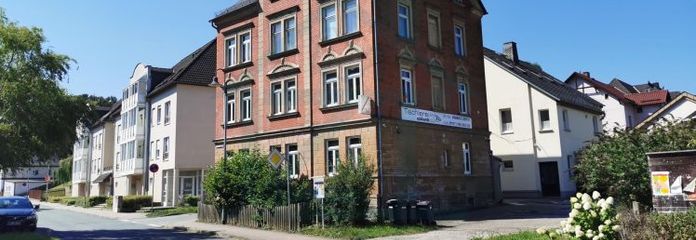 Wohnanlage mit Werkstatt + 3 Carports auf 1.035 m² Wohn-Nutzfläche und 1.743 m² Grundstück in Berga