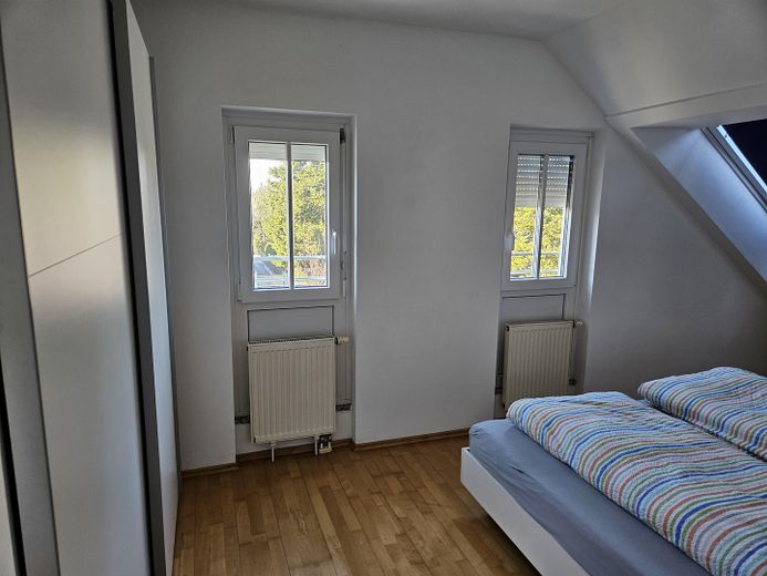 Appartamento arredato di 2 locali con balcone, posto auto TG e WLAN – ideale per expat – Foto 6