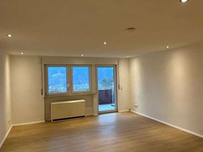 Renovierte Wohnung mit Burgblick – Foto 6