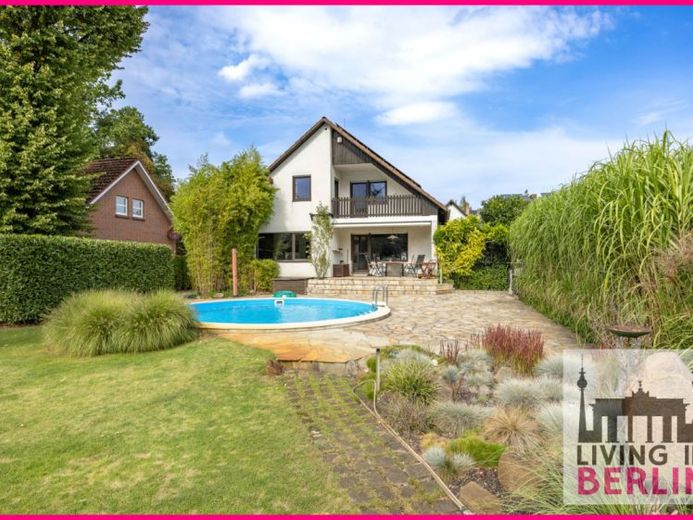 Wohnen mit Wohlfühlfaktor – Großzügiges Einfamilienhaus mit Pool, Sauna und traumhaftem Garten! – Foto 1