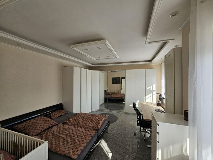 Bungalow premium senza provvigione | 180 m² | Potenziale di ampliamento | Doppio garage | Posizione tranquilla – 18 Schlafen