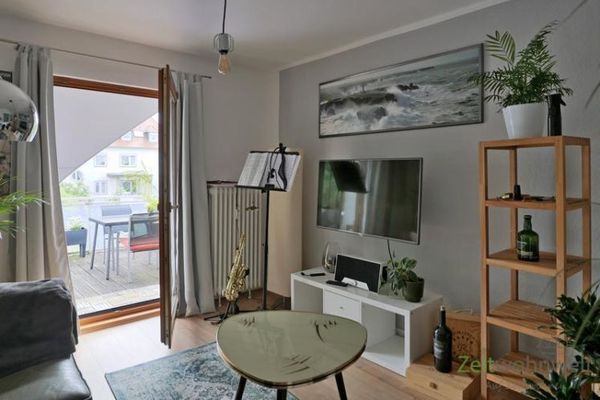 (EF1063_M) Kassel-Stadt: Kirchditmold, preiswerte möblierte Dachgeschosswohnung mit Balkon in ruhiger Randlage