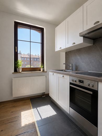 Light-filled old building apartment (5 rooms) by the city park - 4 spacious bedrooms and separate living room – Küche mit Spülmaschine
