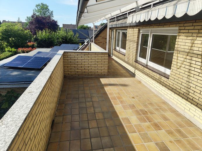 Modernisierte Masionette Wohnung 80qm + Dach in 40668 Meerbusch Lank EBK/Wärmepumpe/Solar – Foto 2