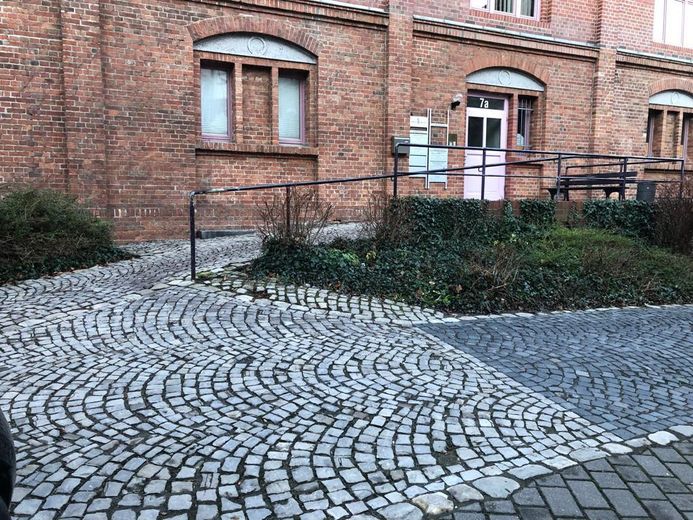 letzte Flächen !!! Praxis/Büro im Ärztehaus hohe Frequenz: bis 1000 Kunden/Patienten tägl, ab 10 qm – barrierefreier Zugang Objekt