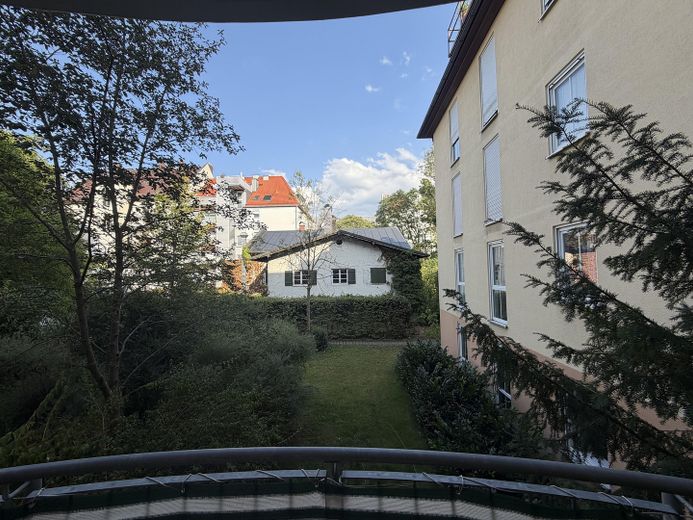 Helle 3 Zimmer ETW München-Berg am Laim, moebliert, provisionsfrei – Balkon 