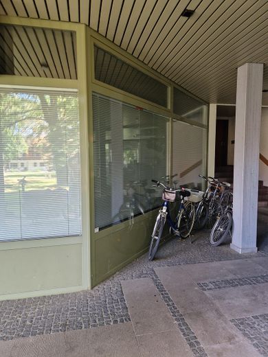 Retail space / office / practice — quiet yet central / S-Bahn around the corner / on 2 levels – Büro außen