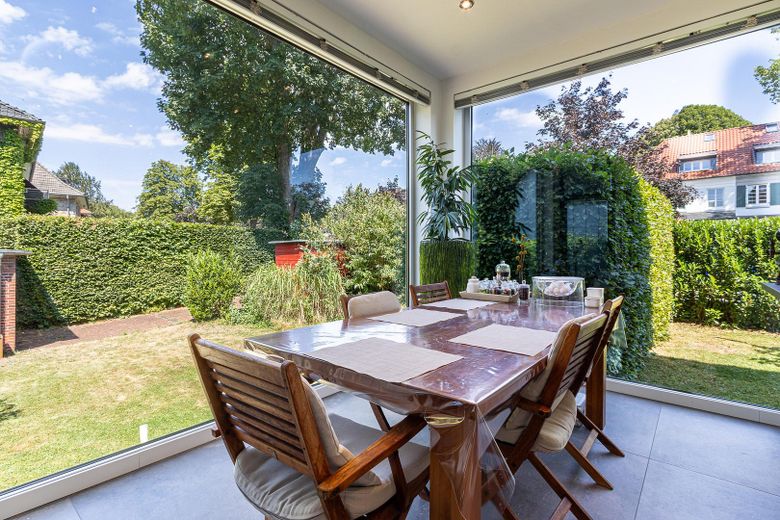 Hochwertiges Einfamilienhaus, 228 Wohnfl., 3 Etg., 5 Schlz., Terrasse, 2 Balkone, 3 Bäder & Sauna – फोटो 5