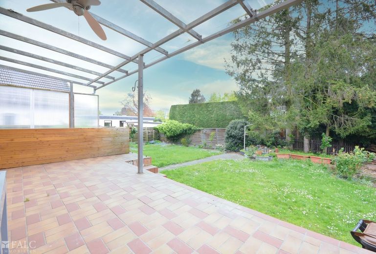 Freistehendes Einfamilienhaus mit großem Garten! – Terrasse