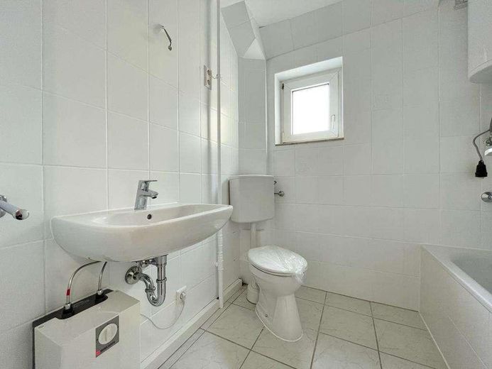 Mieszkanie 3-pokojowe – Makenhofstraße 4, Marbach am Neckar – Bad