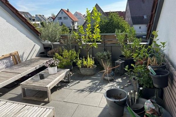 Altdorf’un merkezinde çatı teraslı, aydınlık 3 odalı çatı katı dairesi