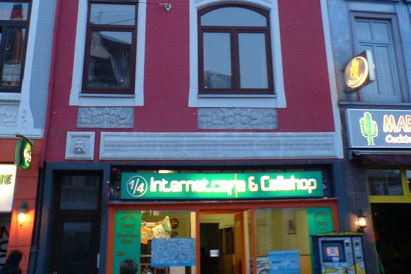 Residential and commercial building Vor dem Steintor from private owner
