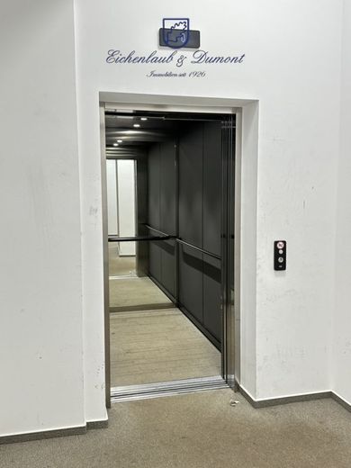 Sanierte 2-ZKB mit EBK am Beethovenplatz, perfekte City-Lage – Aufzug