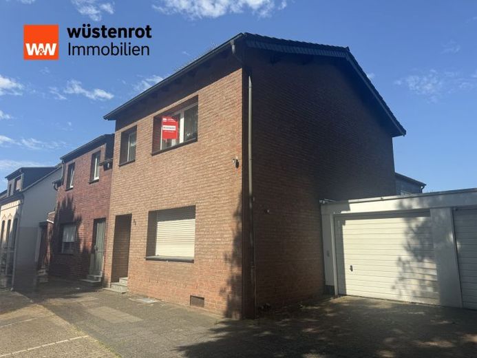 Zweifamilienhaus mit Garten, Sauna & Entwicklungspotenzial – फोटो 1