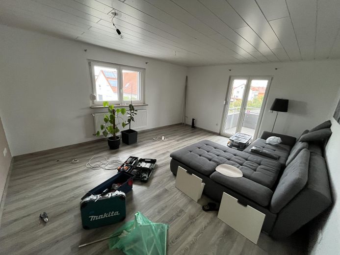 Appartamento di 3 locali a Großenseebach – Wohnzimmer