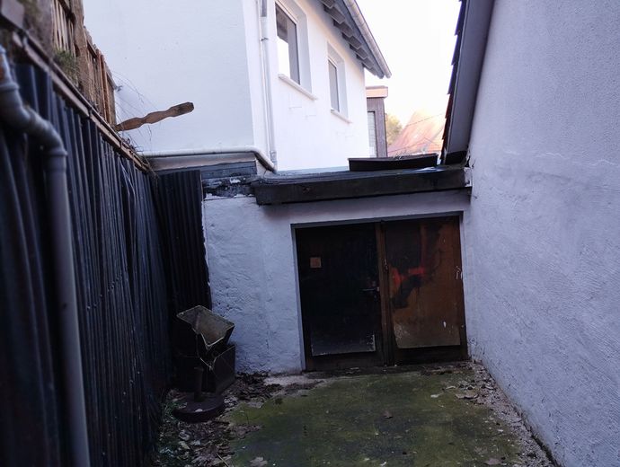 Freistehendes Einfamilienhaus 4 Zimmern 2x Garage + 694qm Bodend – Foto 21