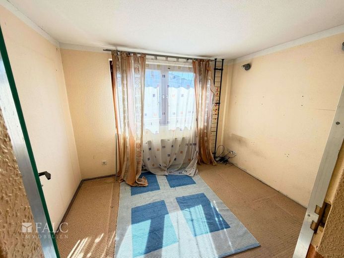 PROVISIONSFREI - Stadthaus für die Familie, Mehrgenerationen oder zur Vermietung – Zimmer auf d. Zwischenebene