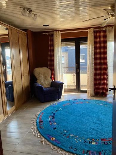 Casa adosada familiar en esquina con jardín de invierno y zona de estar independiente – 1OG_Schlafzimmer 1