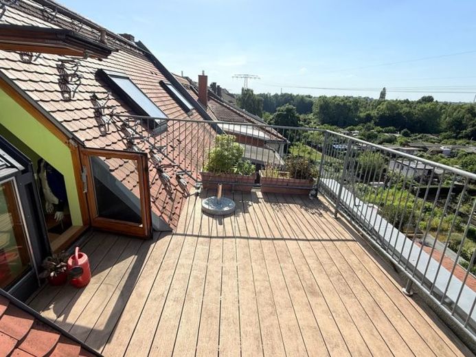 ++ außergewöhnliche Dachgeschosswohnung mit 2 Balkonen - bezugsfrei - 121 m² Grundfläche ++ – Foto 1