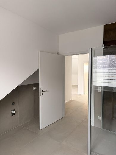 Moderne 73m², 2 ZKB Wohnung mit Balkon + neuer Küche – Foto 8