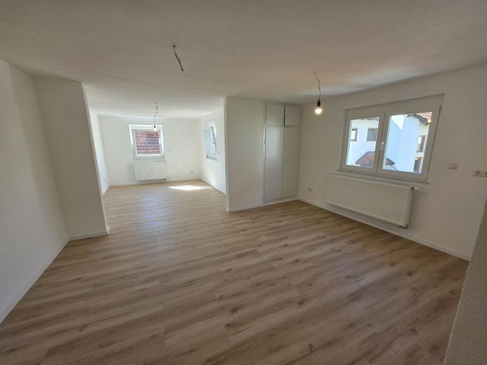 Modernisierte Doppelhaushälfte - ideal für Mehrgenerationen - optionale Werkstatt/Scheune – Küche Esszimmer OG