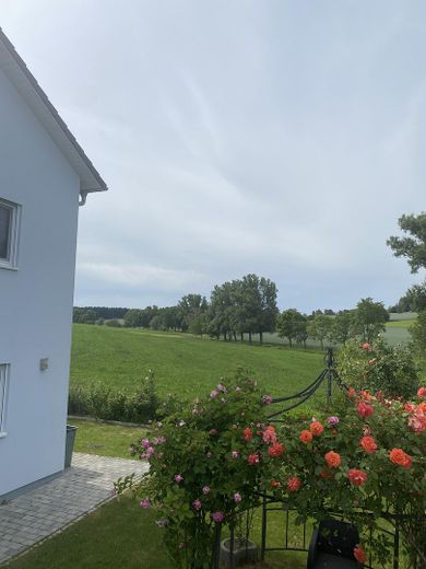 ++ Provisionsfrei ++ Doppelhaushälfte mit traumhaftem Ausblick in Weichs – Aussicht Garten