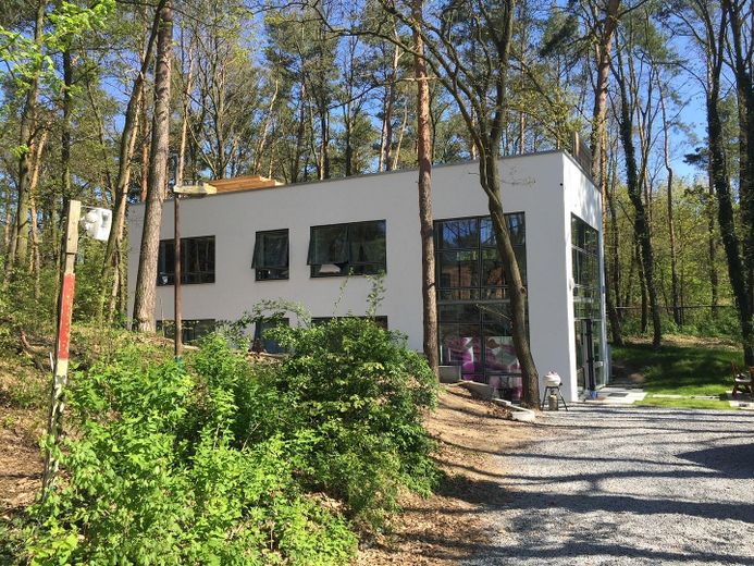 Berlin-Heiligensee Efh im klaren Stil mit Baugenehmigung für 120 qm Anbau – Ansicht Haus