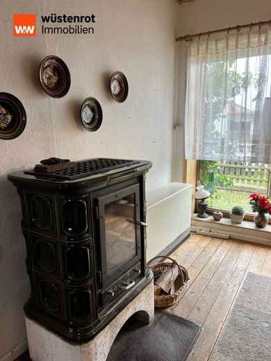 Gemütlicher Bungalow mit Erweiterungspotenzial bei Beeskow zu verkaufen. Schauen Sie vorbei... – Kaminofen