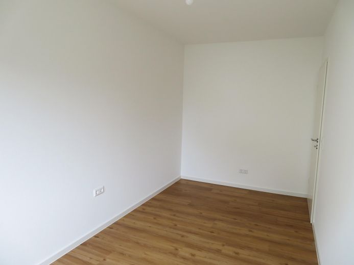 *Erstbezug nach Sanierung* 4 ZKB-Whg. 104 m² mit Terrasse & optionaler EBK – Büro 2