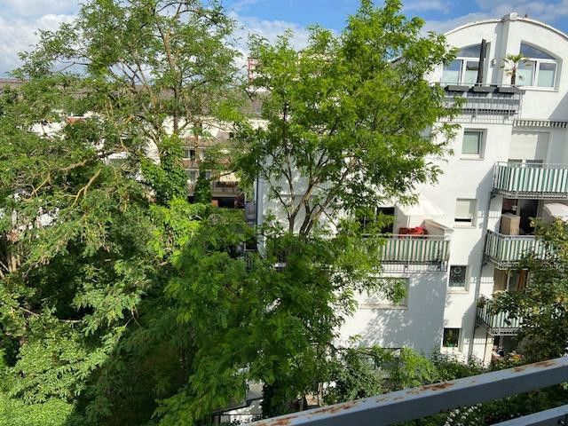 Francoforte Niederrad: Bellissimo appartamento di 2 locali con balcone – Balkon