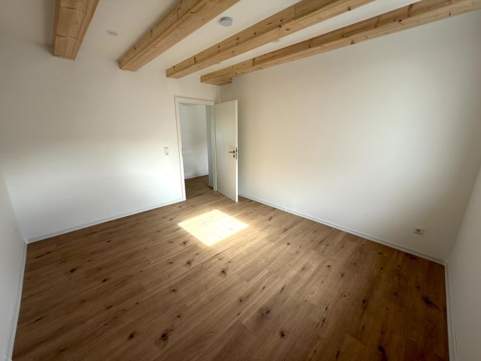 Hochwertiges, kernsaniertes, bezugsfertiges Zweifamilienhaus – Energieklasse A – OG Schlafzimmer