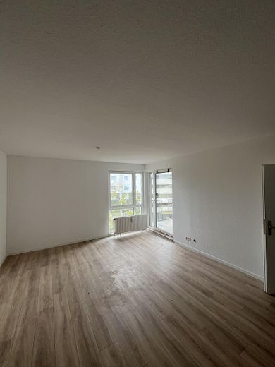 Wuppertाल में बालकनी वाला उजला 2-कमरों का अपार्टमेंट - Nordbahntrasse के पास – Wohnzimmer