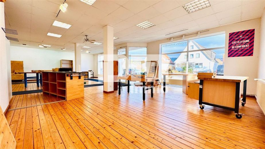 (R)eserviert!Laden-/Büro-/Lagerkomplex 
mit 300 m² Nutzfläche und Parkflächen – EG Verkaufsraum Hauptraum