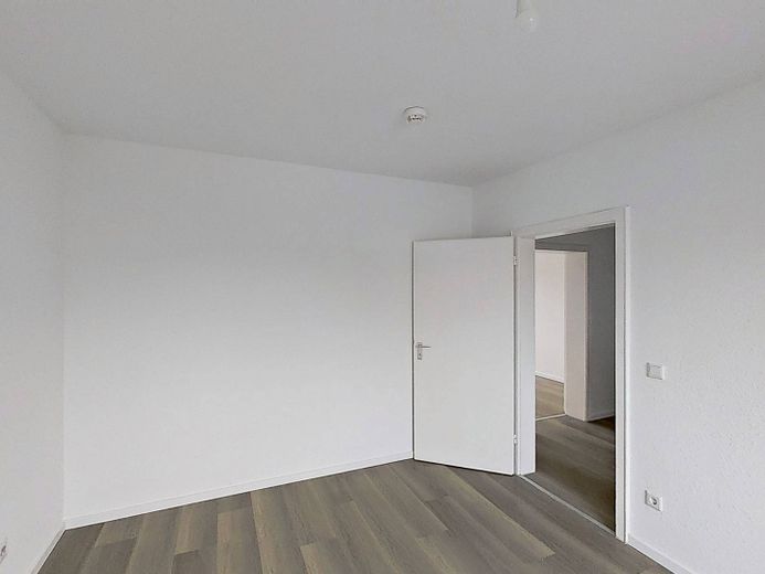 Lichtblick gesucht? Sonnige 2-Zimmer-Wohnung mit Balkon – Foto 5