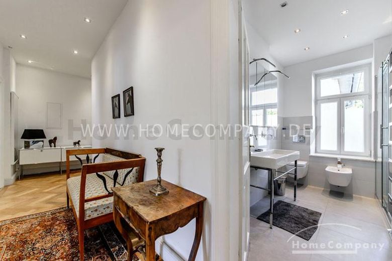 Schöne, hochwertige möblierte 4-Zimmer-Altbauwohnung mit Balkon in Schwabing – d61a5097e01d8b2168744ecaf8efb6087585167d.jpg
