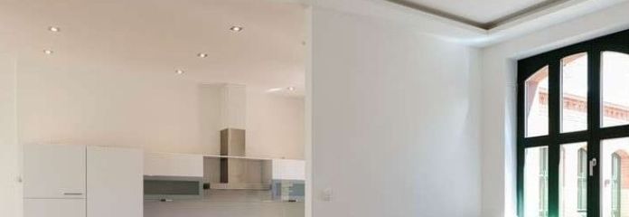 ¡Moderno apartamento tipo loft con cocina equipada y amplia terraza en la azotea en una ubicación privilegiada!