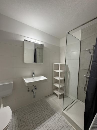 Otopark yeri bulunan mobilyalı daire – Duschbad