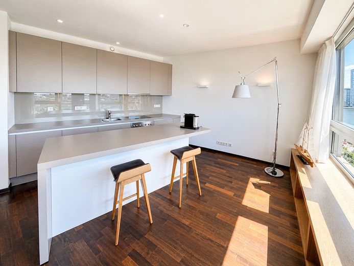 Exklusive 2-Zimmer-Wohnung im Kranhaus Nord – 16. Etage mit spektakulärem Rheinblick – Foto 2