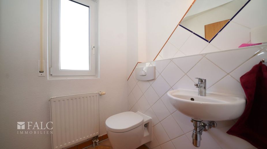 Elegant mit viel Platz - FALC Immobilien – Das stille Örtchen