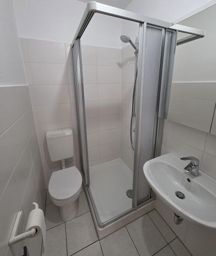 2 Zi.-Wohnung • Hell, modern & komfortabel • Ankommen und wohlfühlen – Freundliches Bad