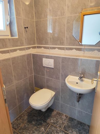 Locale luminoso con terrazza esposta a ovest, 85 mq, ad es. per ufficio, corsi, atelier, DISPONIBILE DA SUBITO! – WC