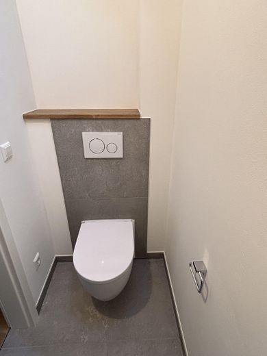 Loft exclusivo en un edificio histórico protegido - primera ocupación – Gäste-WC