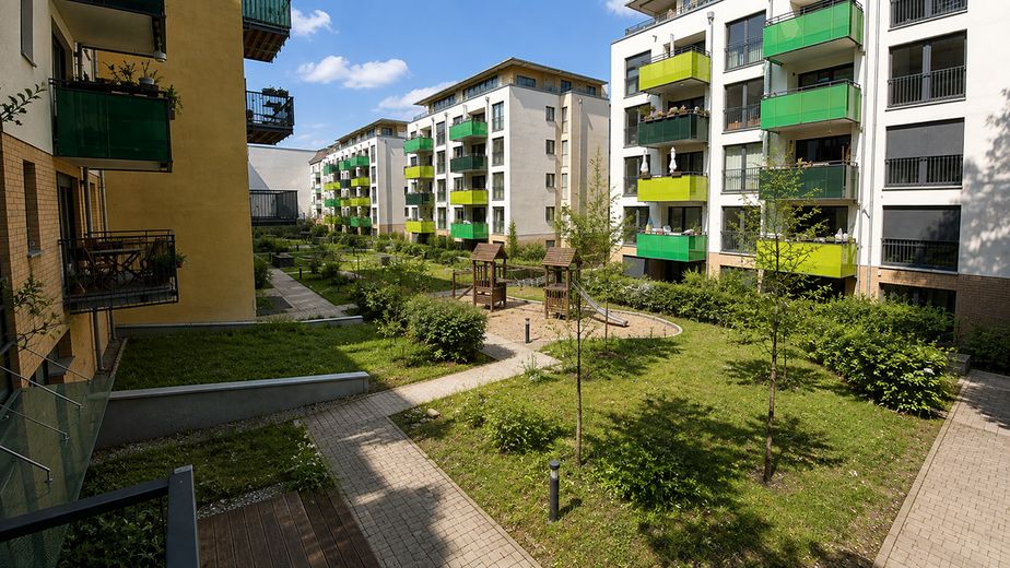 Luminoso piso de obra nueva de 97 m² de 2019 en Lichtenberg: 3 habitaciones, 2 balcones, ascensor, calefacción por suelo radiante, sin comisión, disponible para ocupar – Foto 2