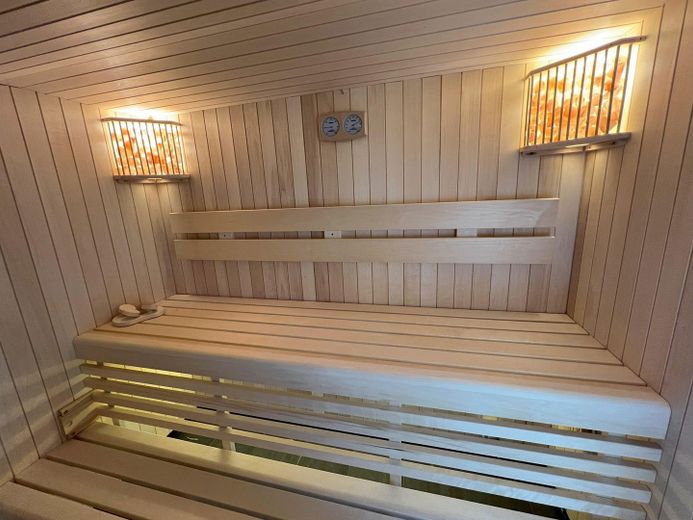 Sauna mit Beleuchtung