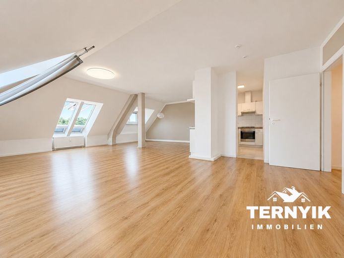 Einmaliges Wohnjuwel! 80 m² Wohnung - Loft-Charakter und 1A Veste-Coburg-Blick! Stellplatz mietbar – Wohntraum über den Dächern der Stadt