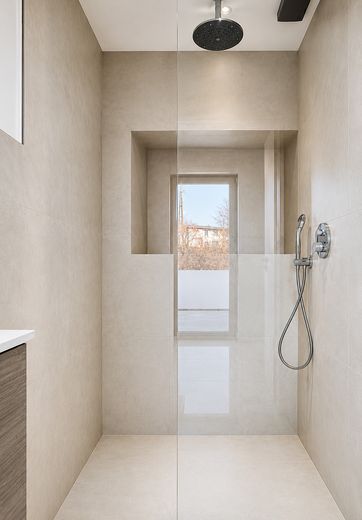 Casa nella casa con piscina, terrazza sul tetto e ascensore privato - Traunstein – Gästebad unmittelbar am Pool